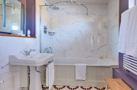 Lambourn-Bathroom-439X290